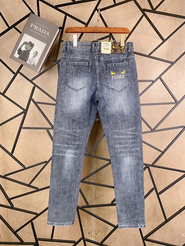 ブランドジーンズ背面デザイン